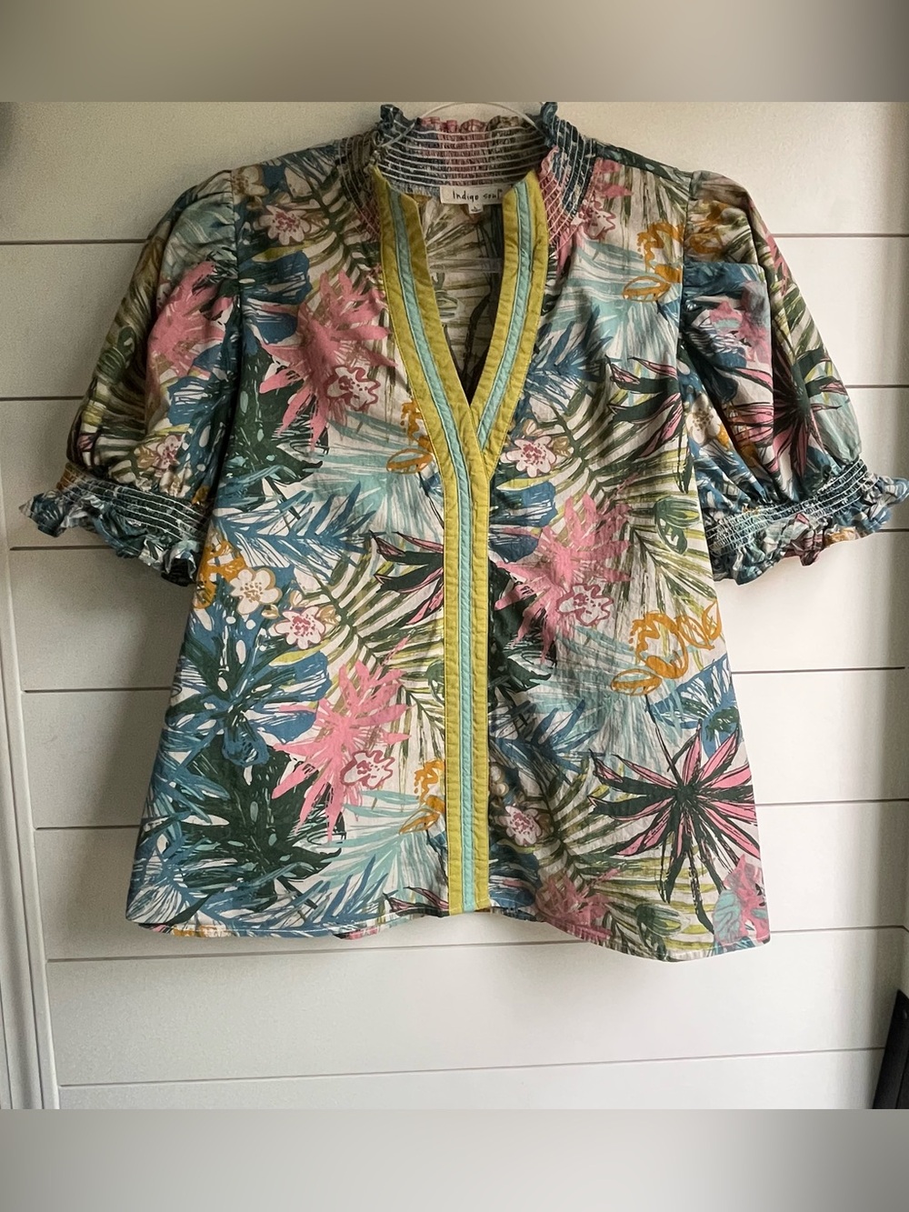Indigo Soul
Multicolored Tropical Print Puff-Sleeve Cotton Vacation Blouse SZ L